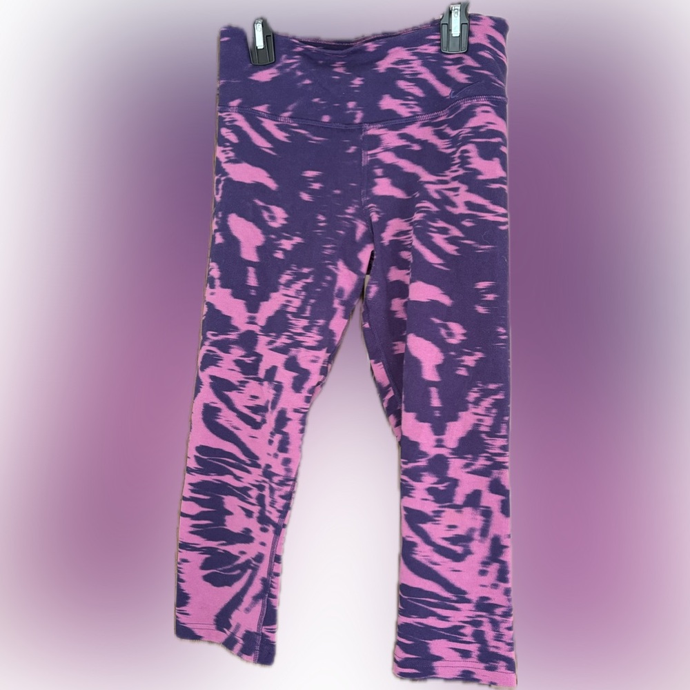 Nike Tie-Dye Leggings in Purple and Pink